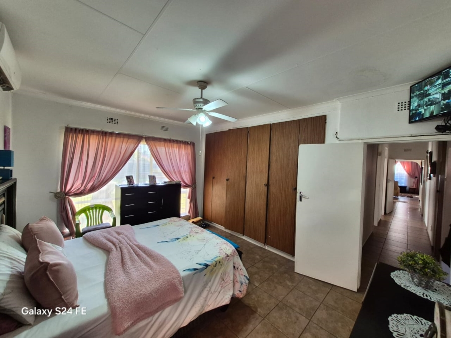 3 Bedroom Property for Sale in Geelhoutpark North West